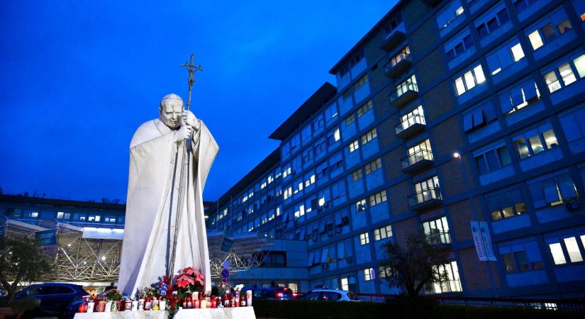 Biztató hírek érkeztek Ferenc pápáról