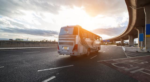 Kimarad egy Budapestről Egerbe közlekdő busz