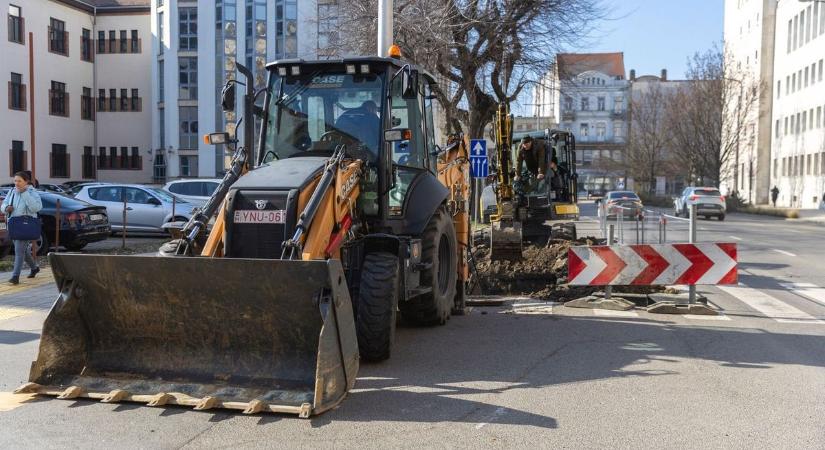 Emiatt nincs víz több debreceni utcában – fotókkal