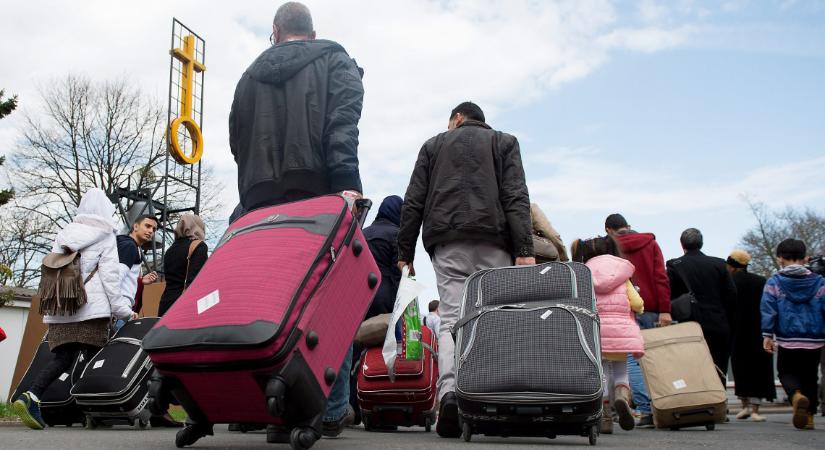 Idegenrendészet: további egy évig érvényes a menedékesek okmánya