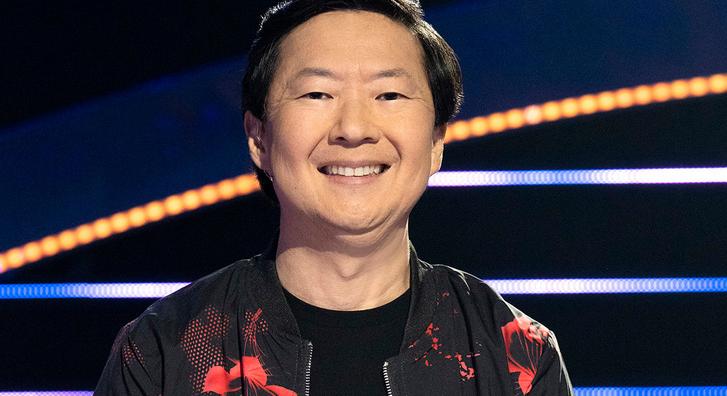 Ken Jeong fergeteges módon adta elő a Shrek legismertebb dalát az amerikai Álarcos Énekesben