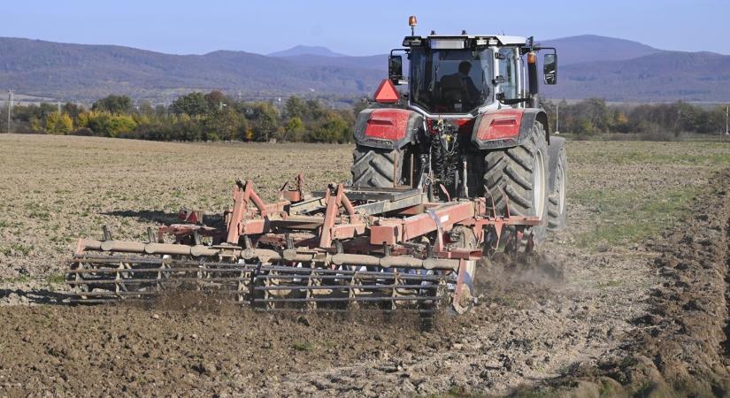 Uniós források: párhuzamos világban a kormány és az ellenzék