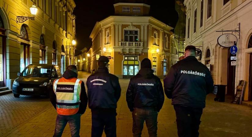 A vörös kód miatt éjszakai ügyeletet tartanak az egri polgárőrök