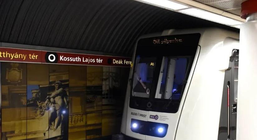 Masszív gázszag terjeng a 2-es metró teljes vonalán – senki se tudja, honnan jön