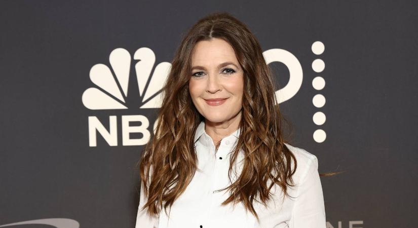 Nyilvánosan könnyített magán Drew Barrymore és a pasija