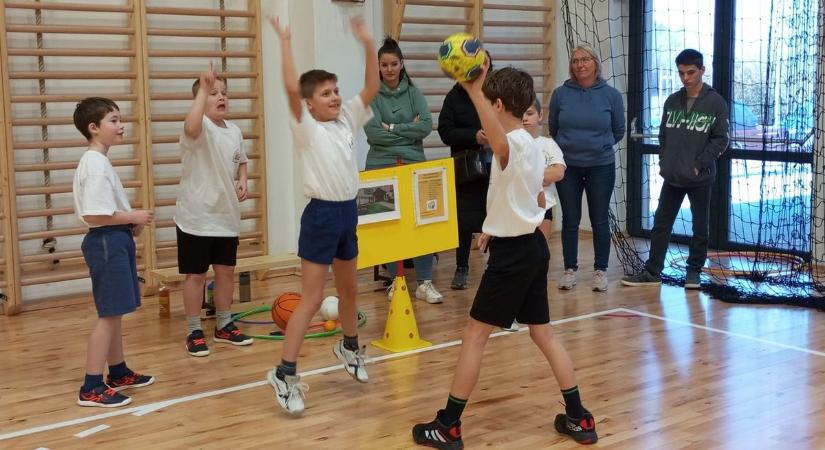 Érzékenyítő sportalapú rendezvénnyel ünnepelt a negyven éves intézmény