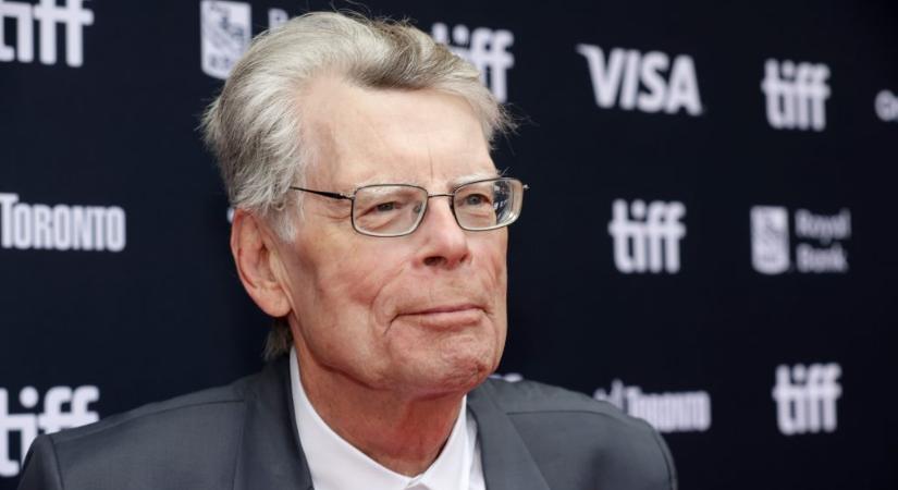 Stephen King: Trump egy áruló, Putyin-imádó szarházi