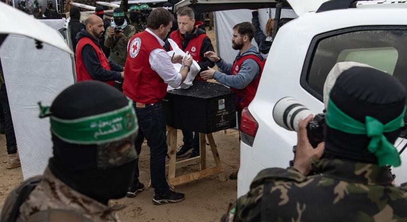 Izrael szerint a Hamász által átadott egyik holttest nem az eddig ismert túszok közül való