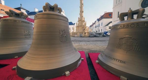 Elkészültek a veszprémi Szent Mihály Főszékesegyház új harangjai