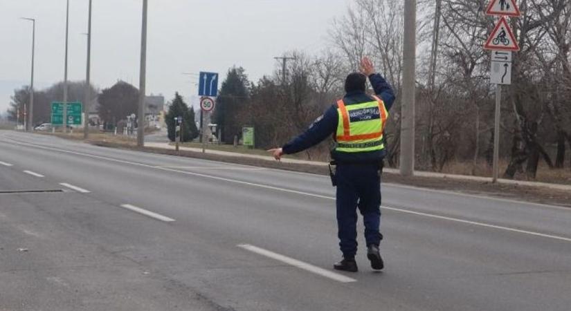 Zsaruk az utakon: mondjuk, mikor és hol ellenőriznek