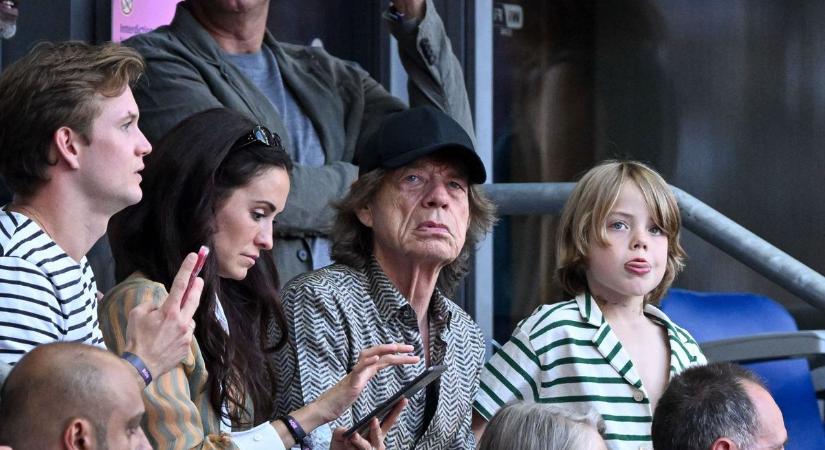 Aggasztó hírek érkeztek: Mick Jagger fiát kórházba szállították