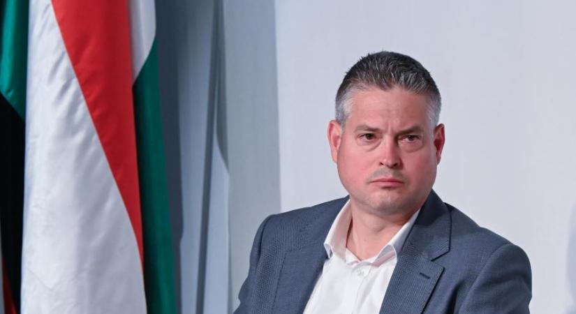 Bírósághoz fordul a főispán, amiért a börtönben is fizetést kap a DK-s polgármester