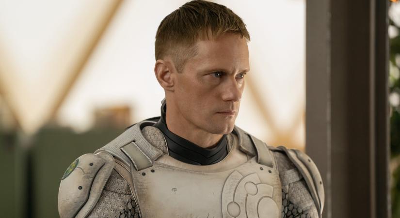 Májusban érkezik AppleTV-ra a legújabb sci-fi sorozat Alexander Skarsgard főszereplésével