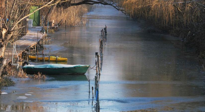 Jegesedik a Balaton, de a korcsolyákat még ne vegyük elő