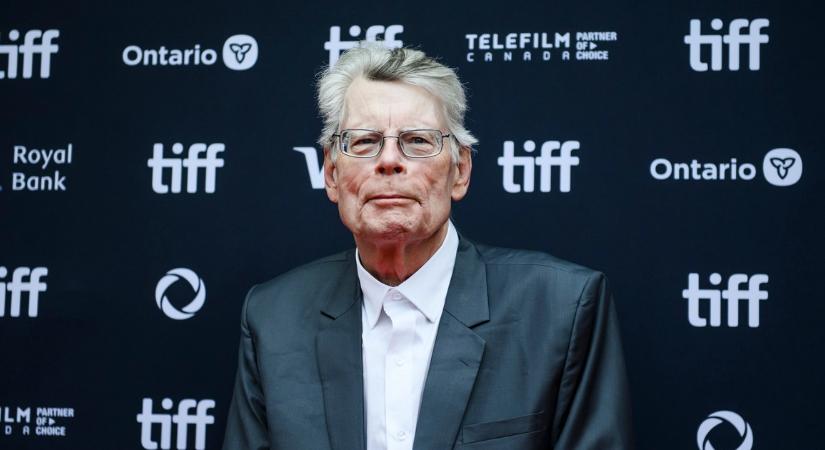 Stephen King visszatért az X-re, hogy kőkeményen beleszálljon Trumpba és Muskba: „Áruló, Putyin-imádó sz*rházi”