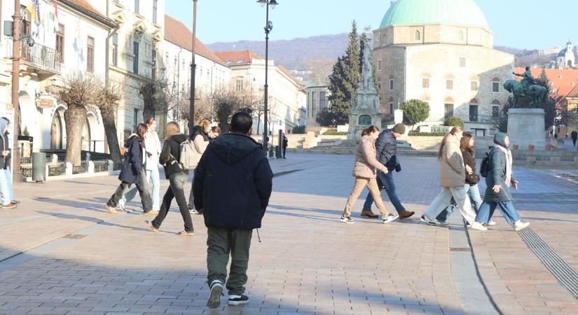 Igen, miattuk lett a város főtere egy csatatér