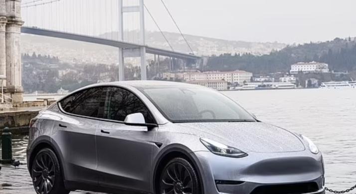 Tesla-tulajdonosok figyelem! – Több százezer Tesla kerülhet szervizbe egy hiba miatt