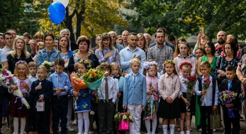 Bucsai gyerekek nyaraltatásához kér segítséget Baranyi Krisztina