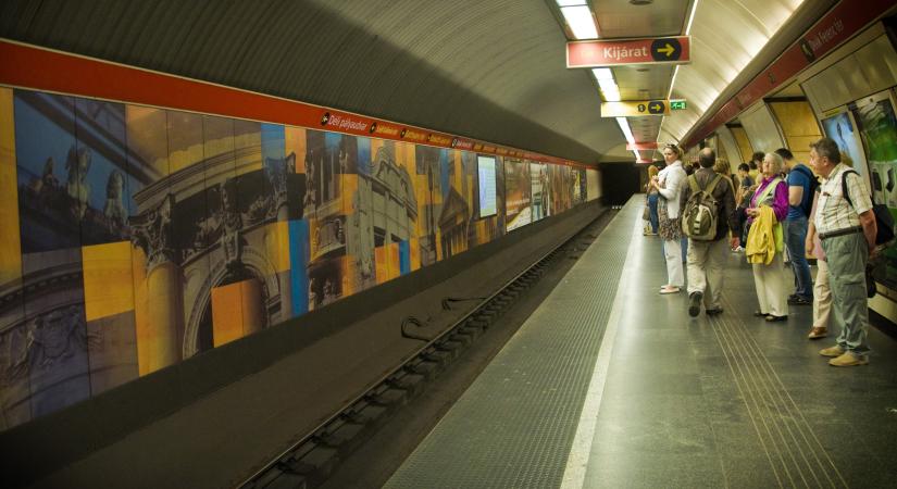 Újra a teljes vonalon jár a 2-es metró, nem derült ki, hogy mi okozta a szúrós szagot