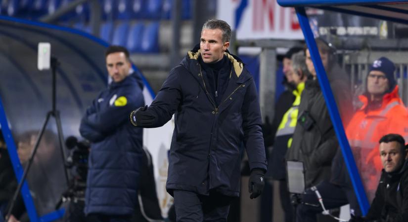 Robin van Persie folytathatja Arne Slot munkáját Rotterdamban