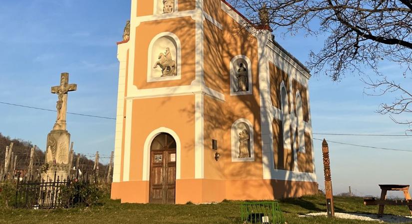 Melyik a Szent György-hegy legnépszerűbb kápolnája? (videó)