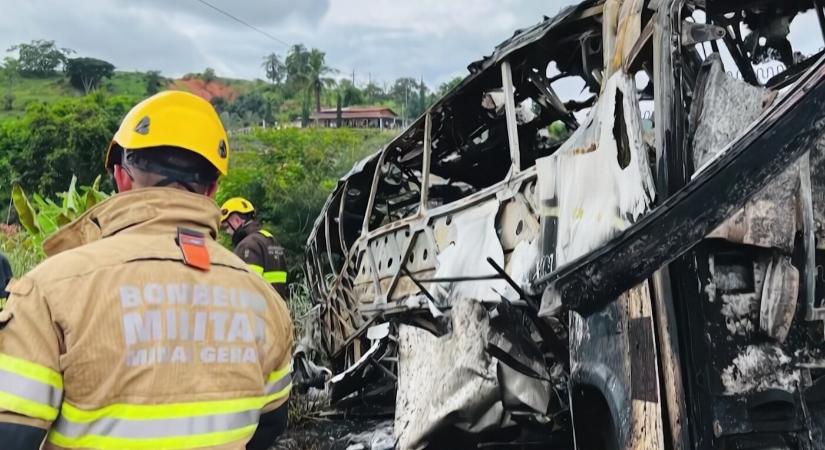 TRAGÉDIA: Diákokkal teli autóbusz karambolozott, tizenketten meghaltak