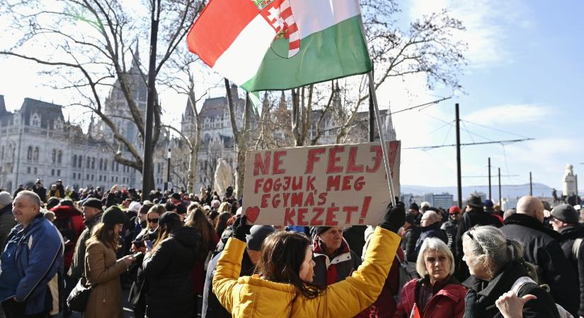 Ilyenre még nem volt példa: bírák tüntetnek a Kossuth téren