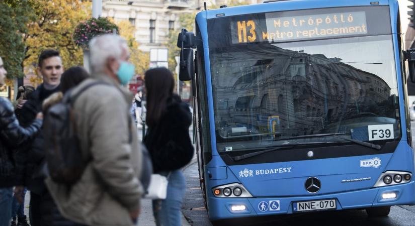 Több buszjárat is megszűnhet Budapesten – sok a kérdés a metróbuszokkal kapcsolatban