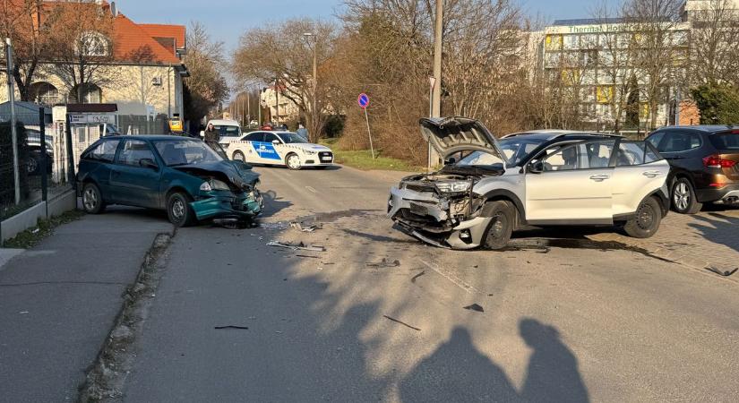 Baleset Hajdúszoboszlón: egy személyt kórházba szállítottak – fotókkal, videóval