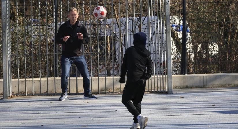 Magyar Péter: nem szeretném ellopni a show-t a megfáradt tsz-elnöktől