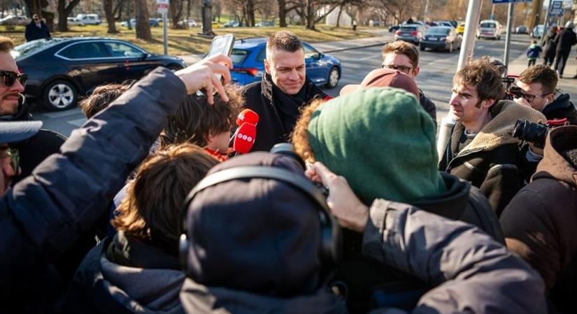 Menczer Tamás baloldali újságírókkal találkozott az évértékelő előtt