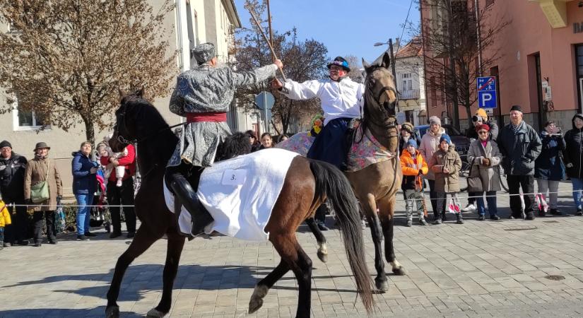 Kemény küzdelemben győzte le Cibere vajda a Koncz királyt Vásárhelyen