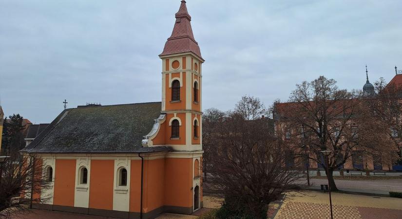 Közel negyven ikontáblát rejt az alföldi város kis ékszerdoboza