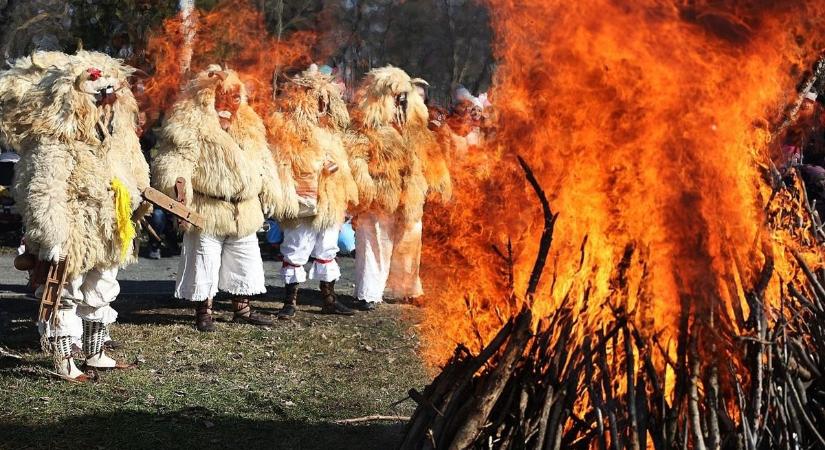 Az ágyúdörgés után hatalmas lángok csaptak fel Kiskunhalason – galériával, videóval