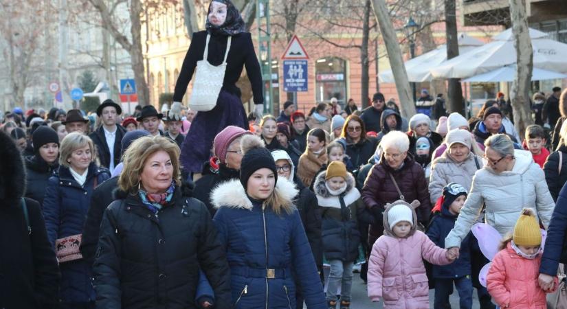 Furcsa alakot hurcoltak végig Félegyháza főutcáján, amit ez után tettek, attól mindenki sokat vár