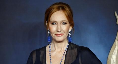 Kegyetlen politikai horror lett J. K. Rowling új gyerekkönyve