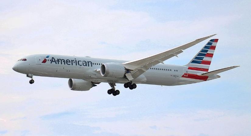 Bombafenyegetés miatt kényszerleszállást hajtott végre az American Airlines járata