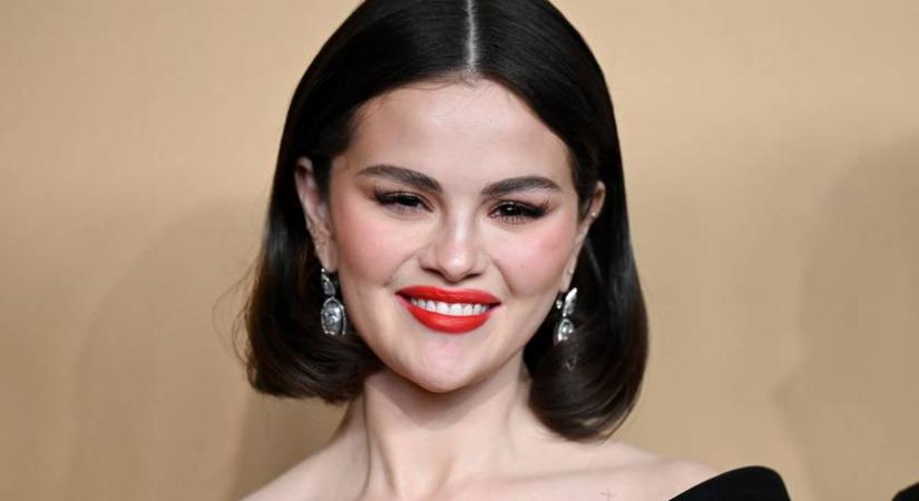 Selena Gomez a felére fogyott: mindenkit ledöbbentett új külsejével a SAG-díjátadón