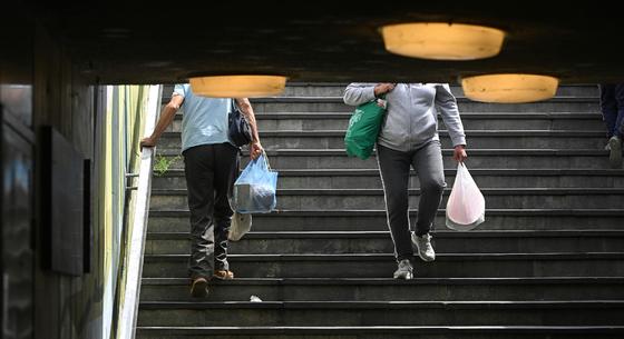 Bejelentették, hogyan fog működni a nyugdíjasok áfa-visszatérítése