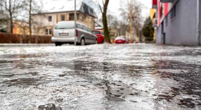 Módosították az előrejelzést, azonnali riasztást adtak ki: itt csap le az ítéletidő február 24-25-én