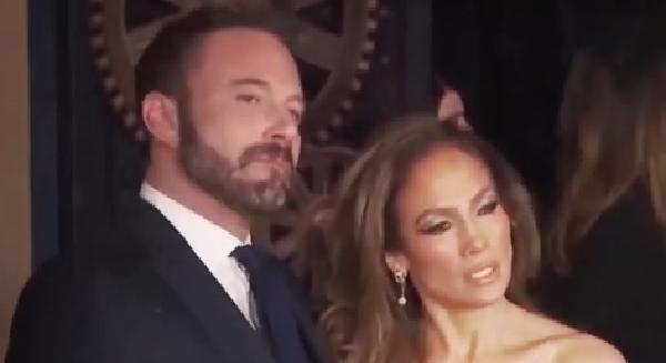 Jennifer Lopez és Ben Affleck hivatalosan is elváltak