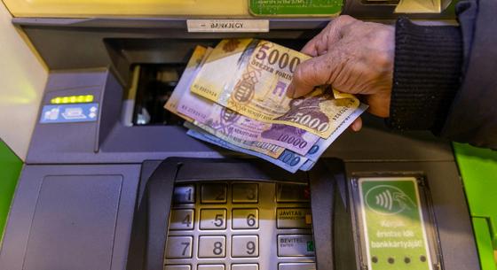 Hónapokig nem aludt egy szekszárdi nyugdíjas, mert tízezer forinttal kevesebbet adott ki neki egy bankautomata