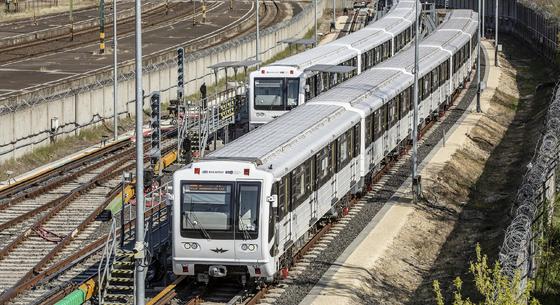 Elismerte a BKV, hogy az oroszok nem felújították, hanem újragyártották a 3-as metró szerelvényeit