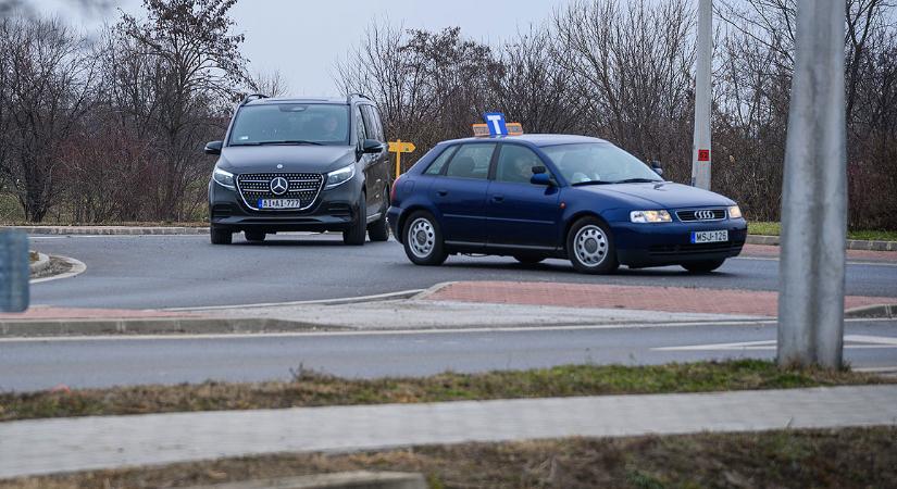 A közlekedés fejlesztésére fókuszál 2025-ben a debreceni Kertségi Fejlesztési Program – fotókkal