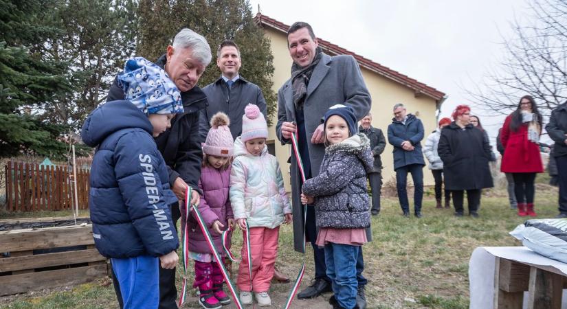 Bővül a Mesevár Óvoda: új fejezet kezdődik Zámolyon (videóval, galériával)