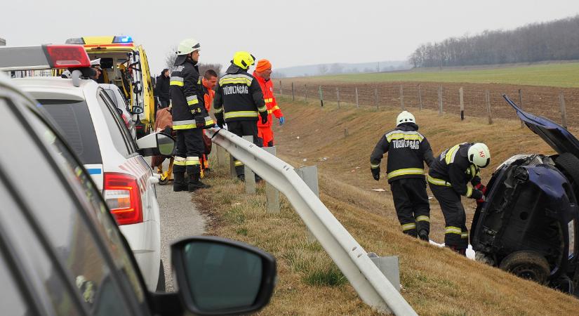 Képeken az M5-ösön történt borzalom