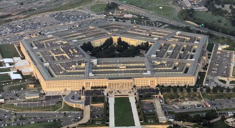 Reuters: a Pentagon több mint 5000 dolgozót bocsát el Trump kezdeményezésének keretein belül