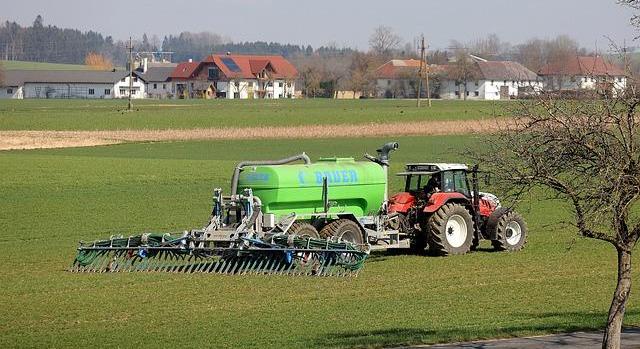 27 EU-s agrárminiszter: szükség van külön agrárbüdzsére, területi alapú támogatásokkal!