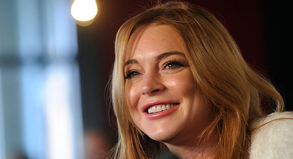 Borzalmas dologgal vádolják Lindsay Lohan édesapját