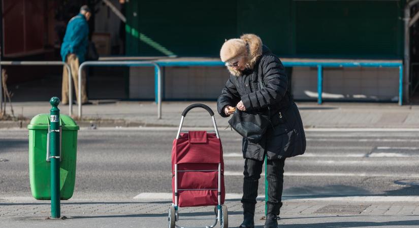 Alig javít a legrászorultabb nyugdíjasok helyzetén az áfa visszatérítése